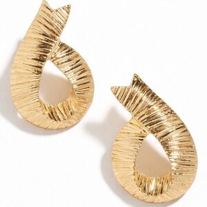 Gold Sculpted Ribbon Earrings (1113)